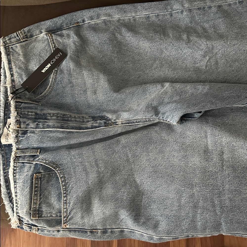 Fashion Nova Light Blue Denim Jeans - Picture 2 of 8